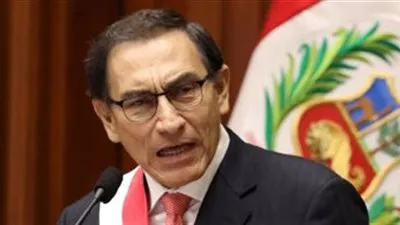 رئيس وزراء بيرو يتقدم باستقالته بعد أقل من عام في منصبه