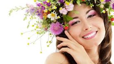 طريقة تحضير مقشر طبيعي لبشرة مشرقة وخالية من المشاكل (فيديو)