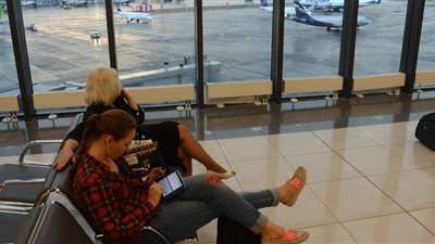 عاجل.. العثور على قذيفة هاون بحوزة أحد موظفي السفارة الأمريكية بمطار موسكو 