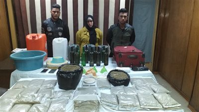 إحباط ترويج 25 كيلو استروكس بعد ضبطهم داخل مصنع في إمبابة