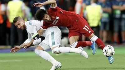 تعليق ناري من محمد صلاح بشأن واقعتي راموس والعنصرية