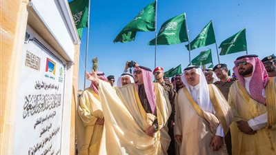 أمير القصيم يفتتح طريق الملك سعود بمحافظة عنيزة 