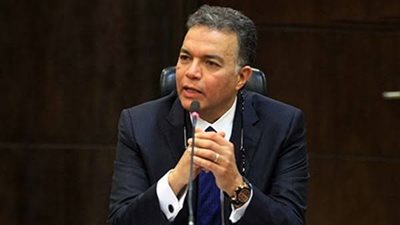 بعد تولي كامل الوزير حقيبة النقل..  حكاية 741 يومًا قضاها هشام عرفات في بلاط الوزارة