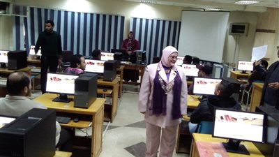 وكيل تعليم كفر الشيخ تتابع اختبارات المرشحين.. وغرفة عمليات لتتلقي التظلمات