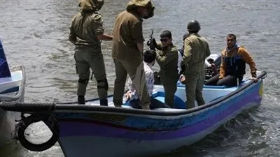 الاحتلال يعتقل صيادين اثنين قبالة غزة