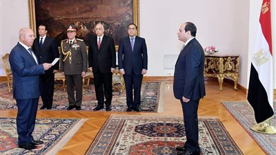 عاجل.. الفريق كامل الوزير يلتقي قيادات وزارة النقل