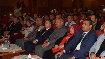 محافظ بني سويف يشهد فعاليات الحفل الختامي لمحكى الشباب بقصر الثقافة ويفتتح معرض الفنون التشكيلية (صور)