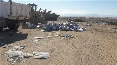 بيطري البحر الأحمر يعدم ٥ طن ونصف من اللحوم الفاسدة (صور) 