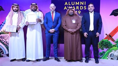 السفارة البريطانية بالرياض تتوج 3 سعوديين من أفضل خريجي بريطانيا