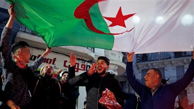 الجزائر.. سياسيون ومرشحون يرفضون قرارات بوتفليقة