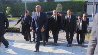 كيف استعدت محطة مصر لاستقبال كامل الوزير (فيديو وصور)