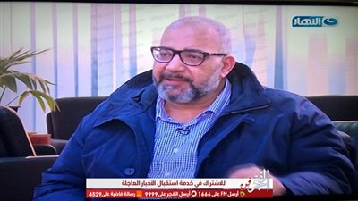 بيومي فؤاد يلتقي مع المرضى بمعهد الكبد ببرنامج 