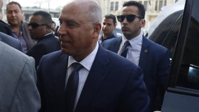 عاجل.. وصول كامل الوزير لمحطة مصر برمسيس