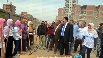 محافظ القليوبية يشارك 200 طالب جامعي في تشجير شوارع بنها (فيديو وصور)