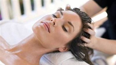 تعرفي على سلبيات وإيجابيات استخدام الزيوت المعدنية لشعركِ!