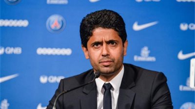 ناصر الخليفي مصمم على خطف صفقة برشلونة المنتظرة