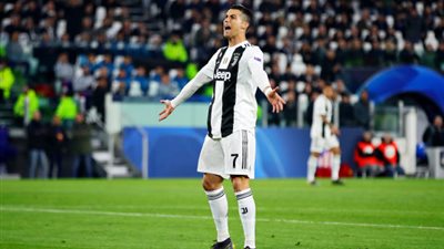 رونالدو يسجل 