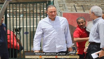 محمود الخطيب يطمئن بنفسه على نجم الأهلي