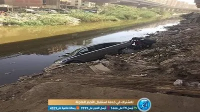 انقلاب 3 سيارات ملاكي في ترعة المريوطية (صور)