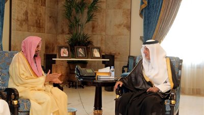 الأمير الفيصل يستقبل الأمين العام السابق للهيئة العالمية للكتاب والسنة