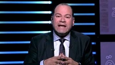 نشأت الديهي يسب عمرو واكد بلفظ خارج على الهواء