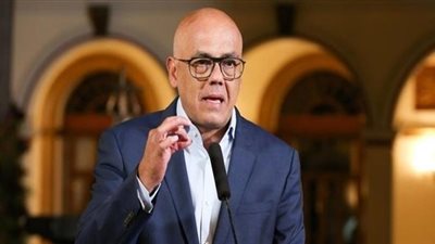 الحكومة الفنزويلية تعلن عودة الكهرباء إلى جميع المدن