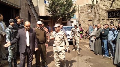 محافظ الدقهلية والمستشارالعسكري يشاركان في تشييع جثمان شهيد كوم النور (صور)