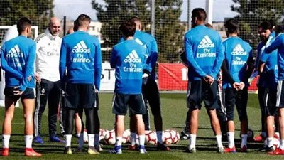 زيدان يحدد أول الراحلين عن ريال مدريد رسميا
