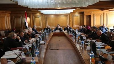 الأعلى للجامعات يطالب بتوعية الطلاب بخطورة وأضرار 