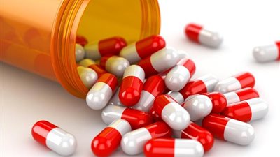 أستاذ بمركز البحوث: تعاطي المضاد الحيوي يؤدي للوفاة في هذه الحالة (فيديو) 