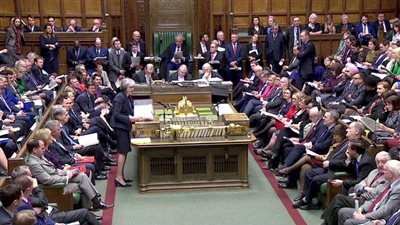 العموم البريطاني يقر تأجيل العمل بالخروج من الاتحاد الأوروبي