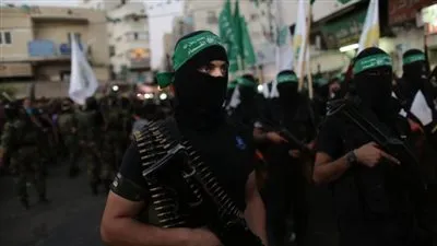 حماس تطلق الرصاص الحي على المتظاهرين في غزة (فيديو)