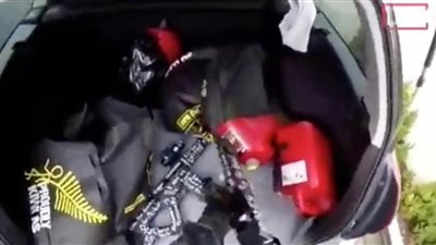 عاجل.. أول فيديو لحظة استعداد منفذ العملية الإرهابية في نيوزيلندا لبدء الهجوم