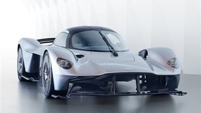 أستون مارتن تكشف عن سيارة السباقات AM-RB 003 الاختبارية بسعر 1.4 مليون يورو