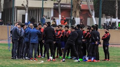 محاضرة فيديو للاعبي الأهلي استعدادا لشبيبة الساورة