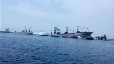 فتح بوغاز مينائي الإسكندرية والدخيلة بعد تحسن الأحوال الجومائية