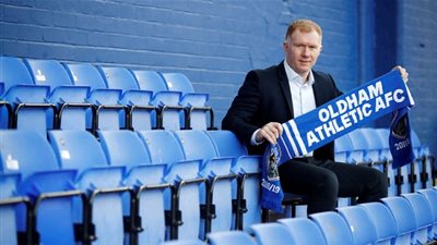 بعد 31 يوما.. سكولز يتقدم باستقالته من تدريب أولدهام 