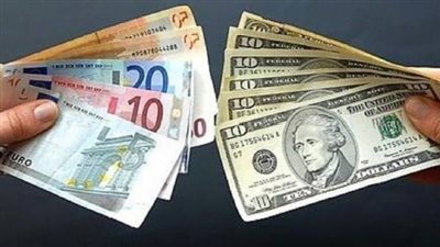 الدولار يهبط أمام الروبل الروسي لأدنى مستوى في 5 أشهر 