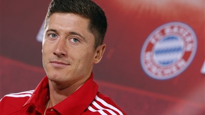  ليفاندوفسكي يوضح حقيقة رحيله إلى ريال مدريد