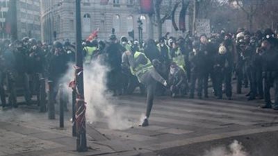 فرنسا: عمليات سرقة ونهب لعدد من المحال التجارية في شارع الشانزليزيه