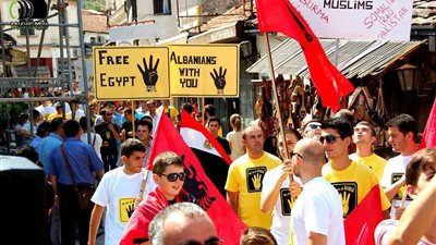 المعارضة الألبانية تطالب باستقالة الحكومة