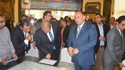احتفالًا بالعيد القومي للمحافظة وزير القوى العاملة ومحافظ الفيوم يفتتحان ملتقى توظيف الشباب الأول بنادي قارون (صور) 