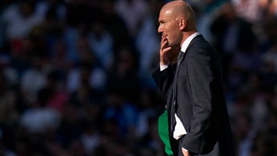 زيدان يكشف حقيقة التغييرات في تشكيلة ريال مدريد بالموسم القادم