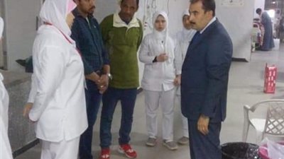 وكيل صحة السويس يمر على أقسام الطوارئ بالمستشفى العام (صور)