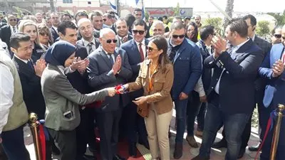 وزيرة الاستثمار تفتتح مصنع الضفائر الكهربائية 2 ببورسعيد (صور)
