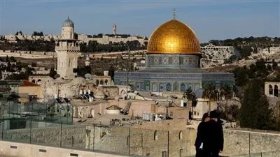 صحيفة عبرية تكشف دوافع إحراق فلسطينيين مركز شرطة في القدس