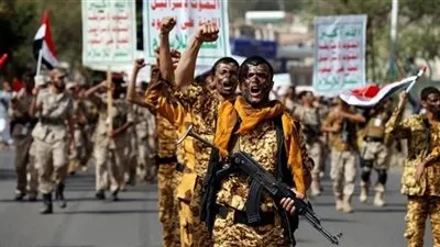 الحوثيون يعترفون بعمليات إرهابية في البحر الأحمر