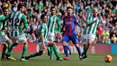 برشلونة يخشى مقالب ريال بيتيس في الدوري الإسباني 