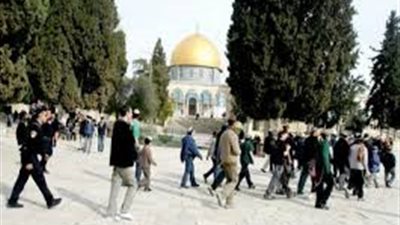 مقتل إسرائيلي في الضفة الغربية ومستوطنون يقتحمون الأقصى