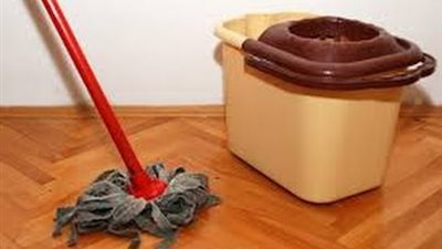 بالفيديو.. أفضل طريقة لتنظيف الأرضيات 